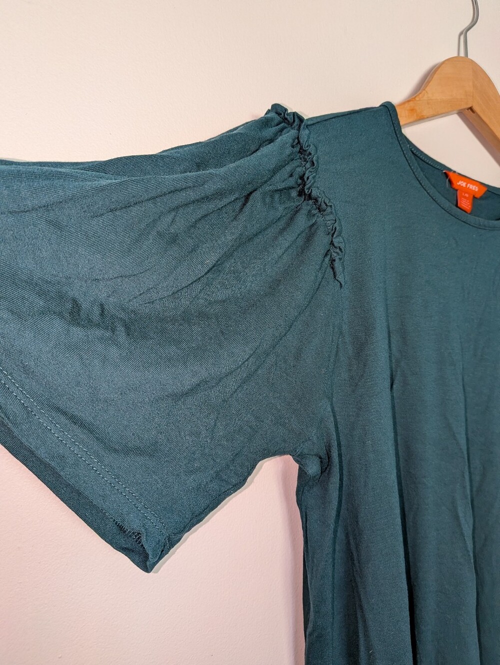 Red And Forest Green Tops L - Picture 10 of 11